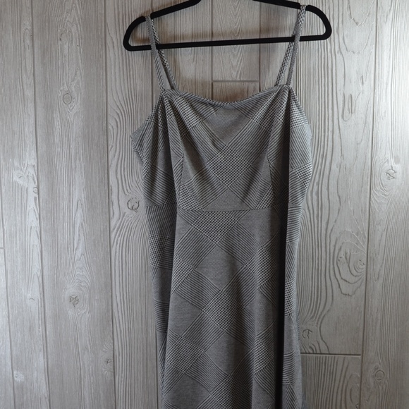 Forever 21 Dresses & Skirts - Mini Houndstooth Stretch Dress PLUS SIZE 2X